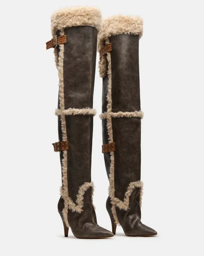 Baddie Faux Fur Brown Distressed Baddie Faux Fur Brown Distressed