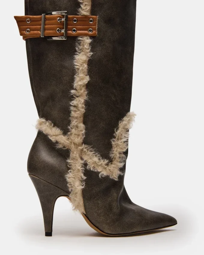 Baddie Faux Fur Brown Distressed Baddie Faux Fur Brown Distressed