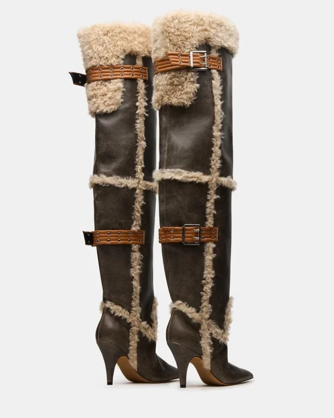 Baddie Faux Fur Brown Distressed Baddie Faux Fur Brown Distressed