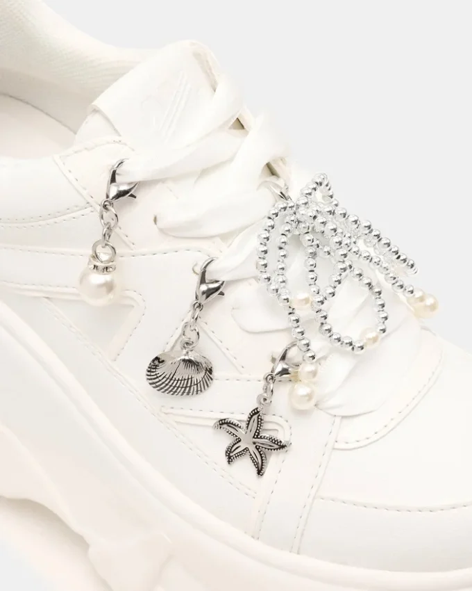 Fifi White