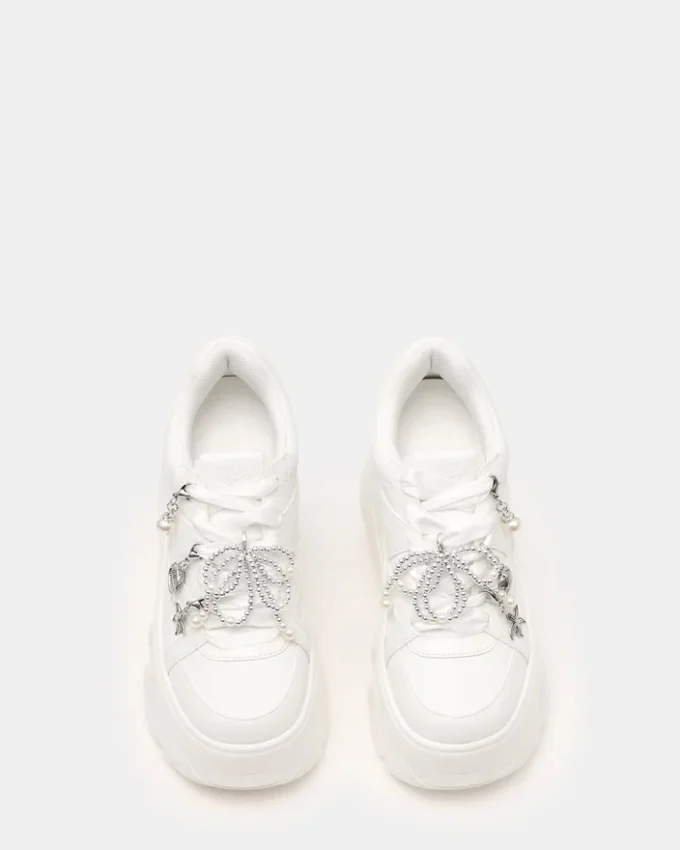 Fifi White